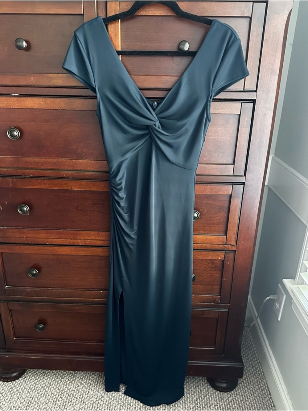 Cinq a Sept twist front cap sleeve slinky navy maxi dress size 2